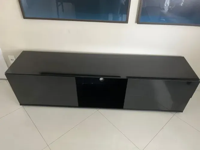 Rack preto com tampo de vidro - 1,80m 