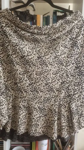 Saia estampa em alto relevo de malha plus size