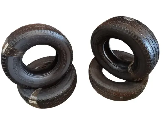 Jogo Pneu Goodyear LT26575R16 Usado 31