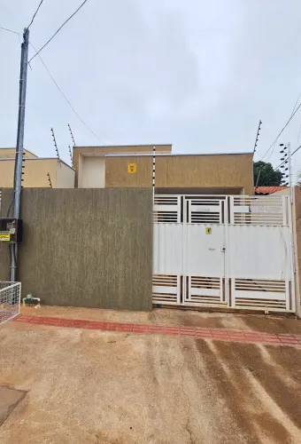 Casa com Piscina 3 quartos 1 Suíte Bairro Altos do Coxipó - Cuiabá - MT