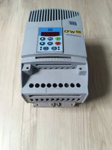 Inversor Weg CFW08 trifásico 380V 5CV