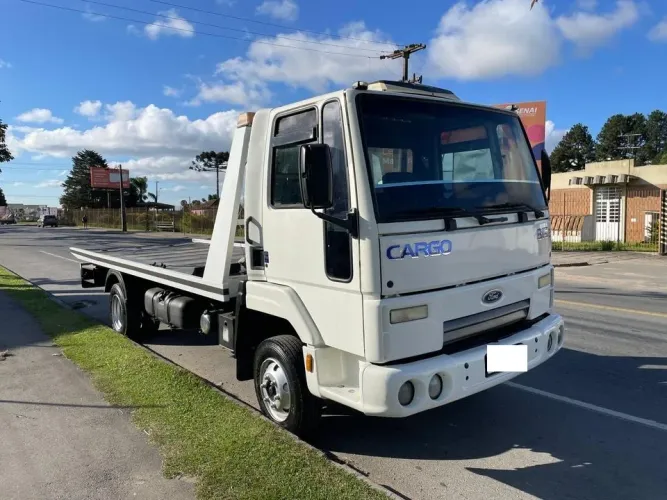 Ford Cargo 815 Guincho Plataforma ano 2012
