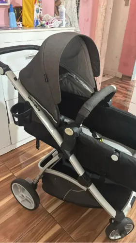 carrinho de bebê