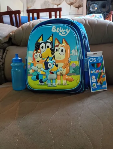 Mochila bluye lindíssima e forte 