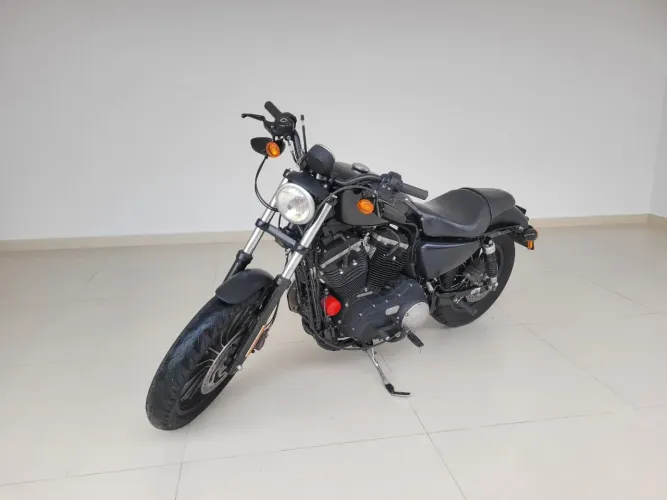 Harley-Davidson XL 883N IRON