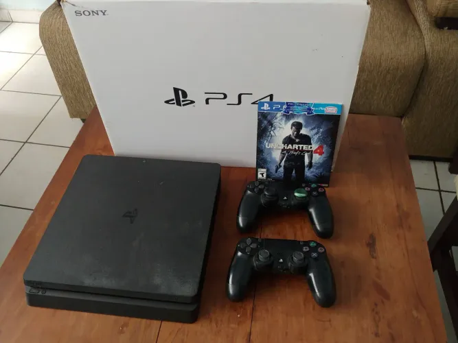 Vendo PS4 Slim 