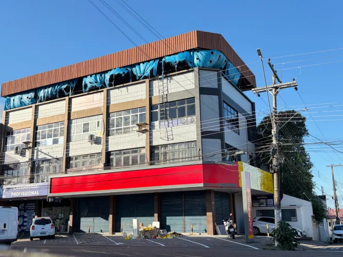 Alugo Sala Comercial com Banheiro