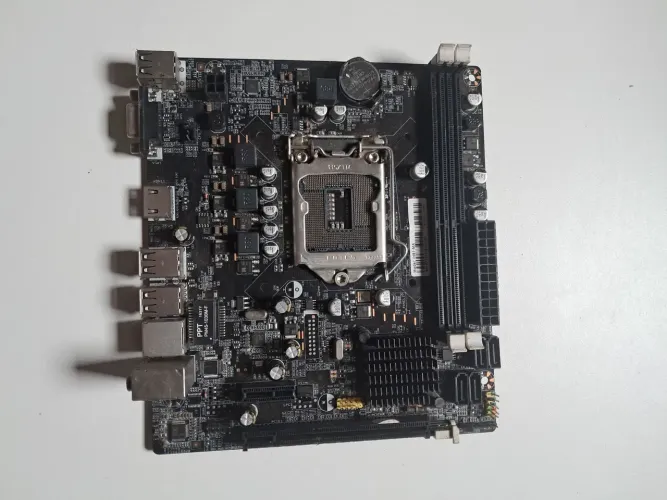 Placa-Mãe Bluecase/OEM IH61-MA LGA 1155 (No Estado / Ler Descrição)
