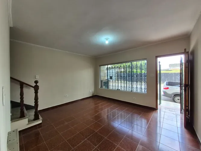 SOBRADO para ALUGUEL com 170m² no bairro VILA ALTO DE SANTO ANDRÉ com 2 quartos e 2 vagas.