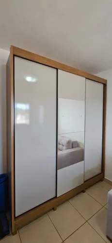 Guarda roupa novo