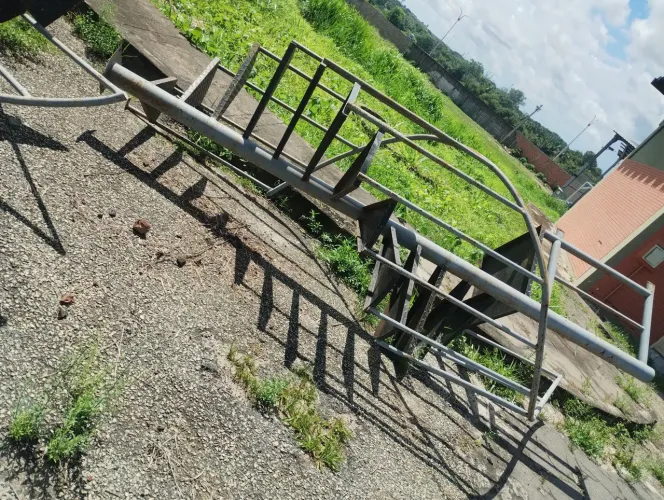 Escada de ferro caracol