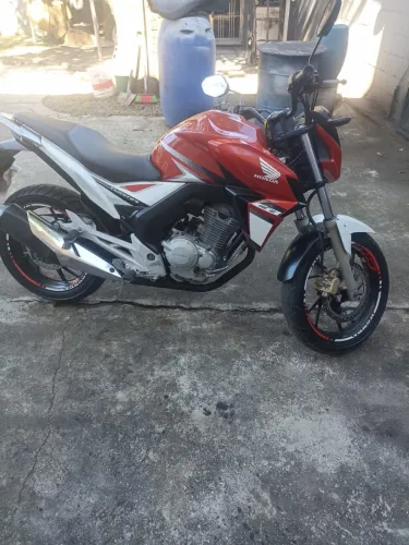 HONDA CB 250F TWISTER 2017 - MUITO NOVA - R$ 16.000,00