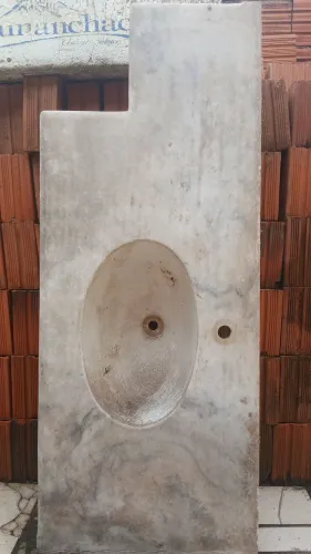 Pia em mármore 