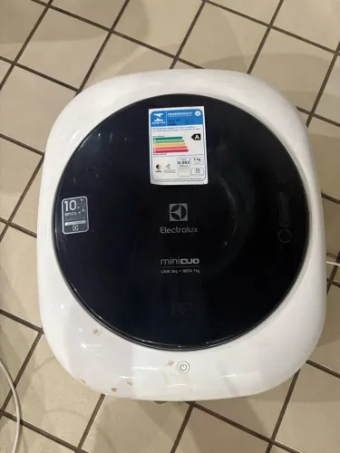 Mini Lava e Seca Electrolux Mini Duo (modelo LSE03),