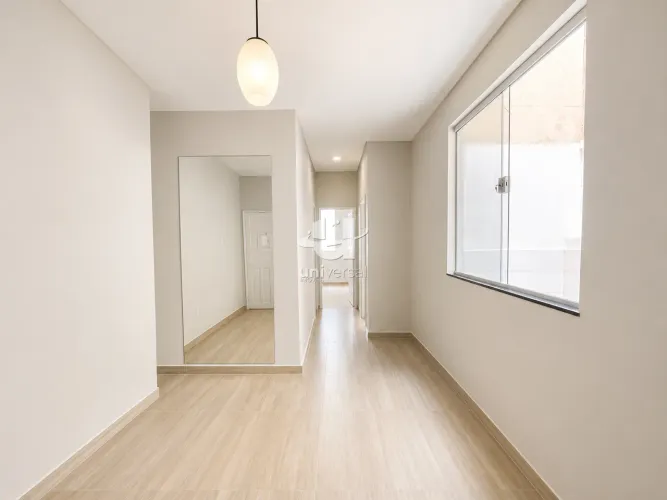 EXCELENTE 2 QUARTOS COM UM LANCE DE ESCADA , TODO REFORMADO COM DUAS VARANDS EXTERNAS