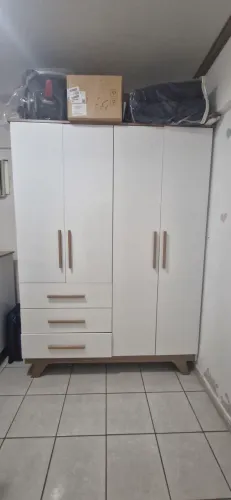 Guarda roupa 4 portas