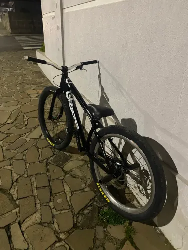 Par pneus maxxis hockworm aro 26 usado