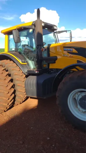 Trator valtra Bh 194 hitec ano 2022 com 900hrs trabalhada