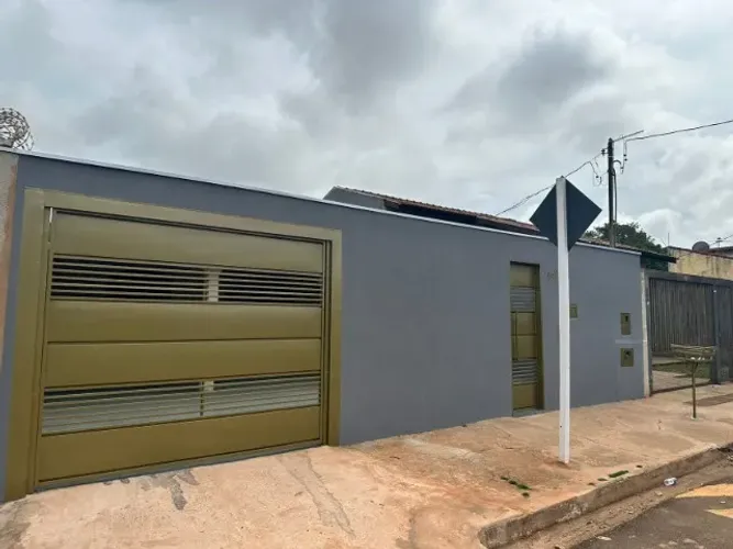 Imóvel com espaço de quintal no União