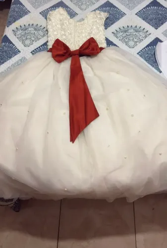 Vendo vestidos de festa