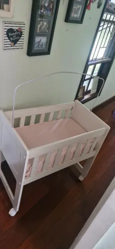 Mini berco branco com colchao e varao para mosqueteiro