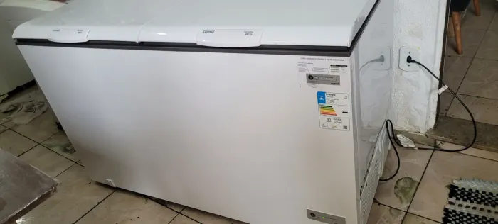 Frezer horizontal cônsul semi novo