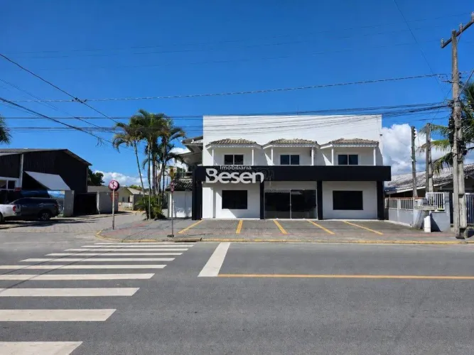 EXCELENTE IMÓVEL COMERCIAL E RESIDENCIAL NO CENTRO DE ITAPOÁ/SC