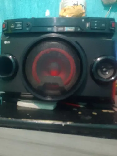 LG bom box
