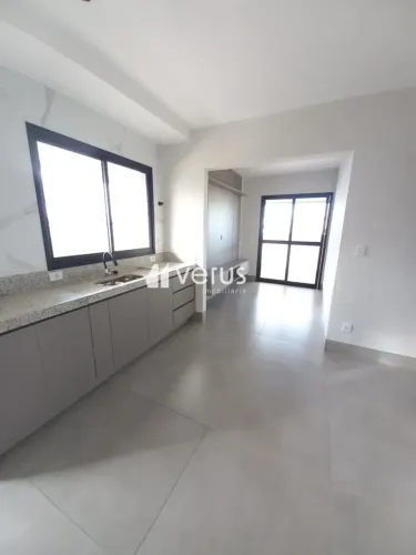 Apartamento para aluguel, 3 quartos, 1 suíte, 2 vagas, Segismundo Pereira - Uberlândia/MG