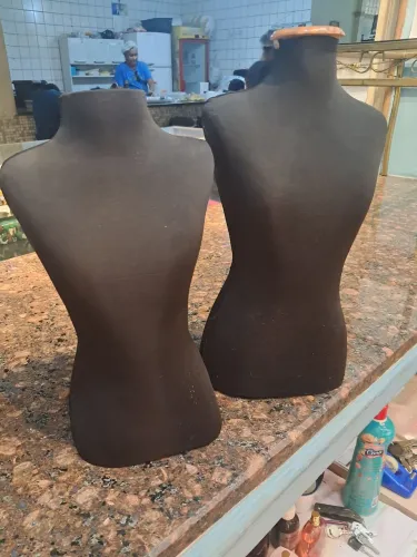 Manequim de bijuterias e joias 