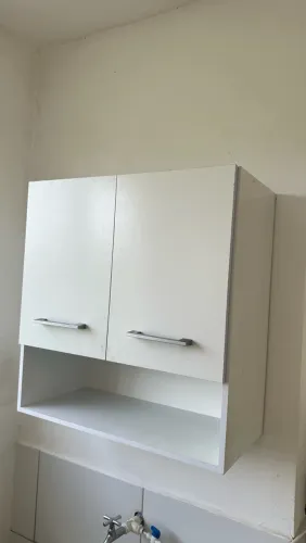 Armário pequeno 2 portas.
