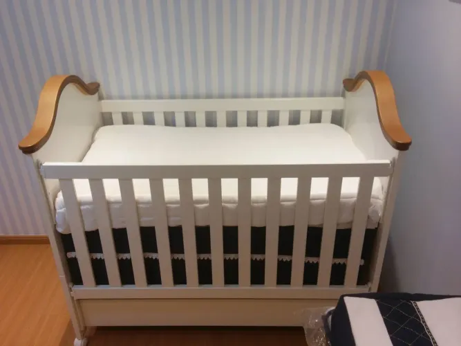 Berço que vira mini cama