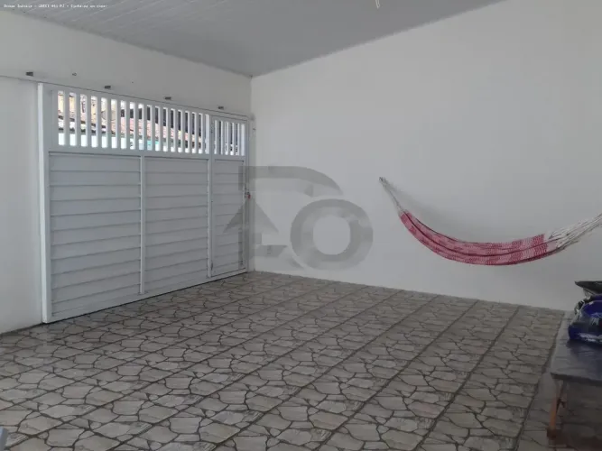 Casa com 3 Quartos, Suíte e Garagem para 2 Veículos no Marcos Freire 3