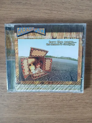 CD Garage Fuzz - Turn The Page Season Is Changing
