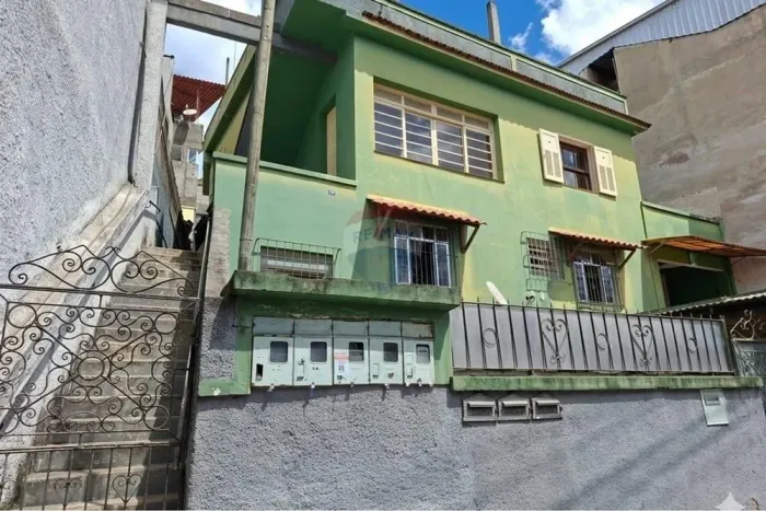 Prédio Residencial com 5 Unidades + Terraço à Venda no Bairro Perissê  Excelente Oportunid