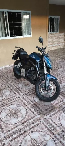 CB 300 F 2025 - Km baixo, zerada e acessórios venda a parte.