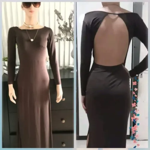 Vestido longo de malha com fendas e decote nas costas