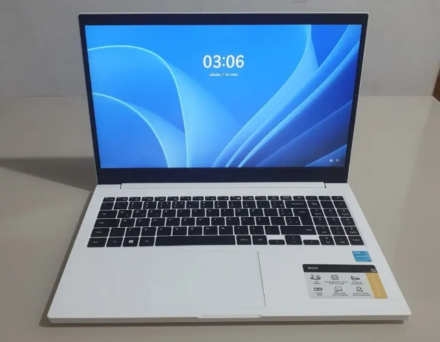 Notebook Samsung 8giga SSD 256gb Kingston Celeron 15.6