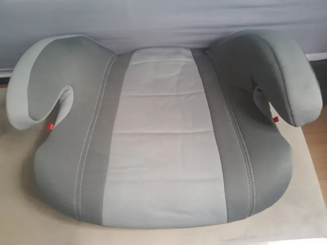 Cadeirinha e assentos de carro para crianças