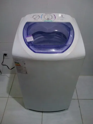 Máquina de lavar Electrolux 8 kg funcionando perfeitamente