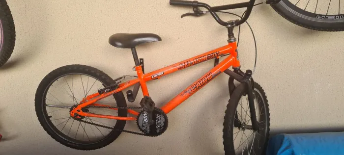 Bicicleta infantil seminova