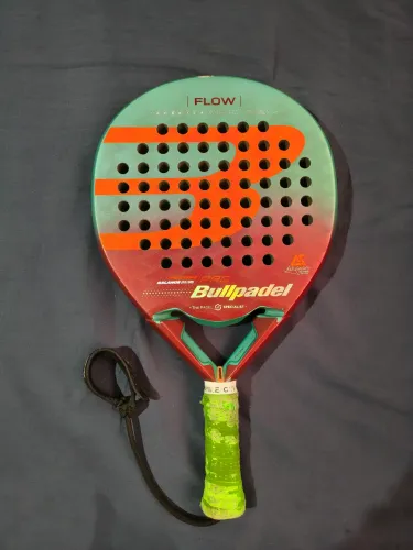 Raquete de Padel Bullpadel Flow Woman 2024