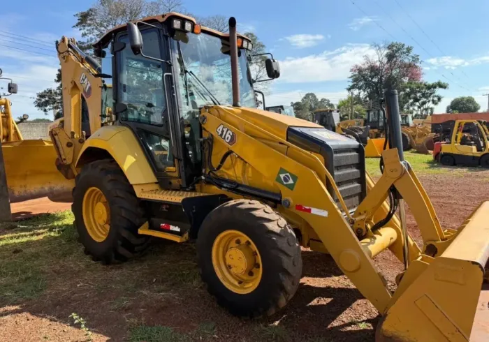 Retroescavadeira Caterpillar 416F2 2020 - Entrada + Parcelas 