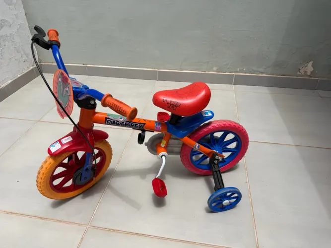 Biscicleta e patinete infantil