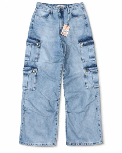 Calça Jeans Feminina WIDE LEG CARGO; cor: jeans médio claro; Venda com Etiqueta Tam. 42.