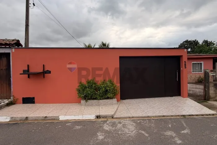 Casa Espaçosa e Semi-Mobiliada em Cajati: Lazer Completo e Pronta para Morar