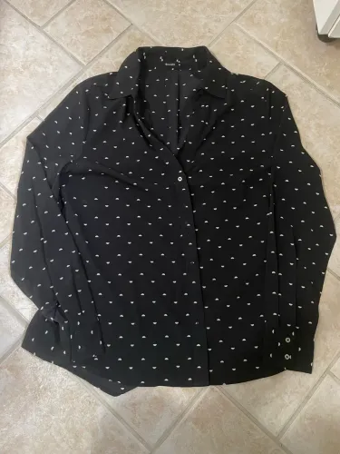 Camisa preta Poá