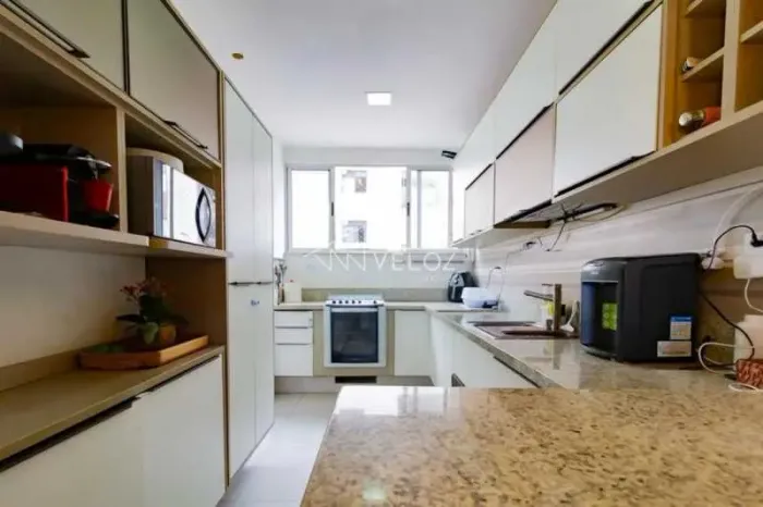 Apartamento : / Residencial / Gávea
