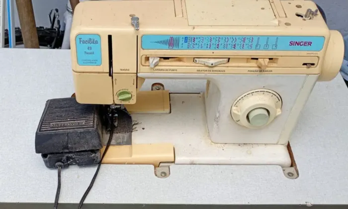 Maquina de Costura Singer (Problema para descer a agulha, restante funcionando muito bem)