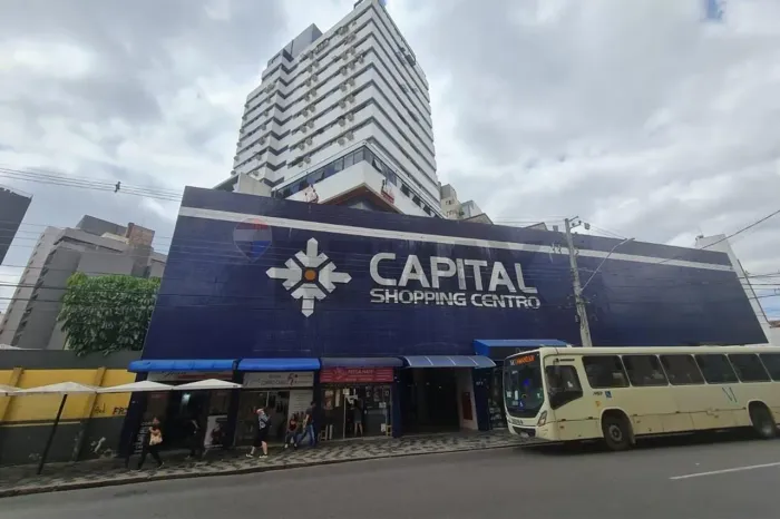 Locação "Studio l Sala 28,85 m²" no Centro de Curitiba com 1 banheiro